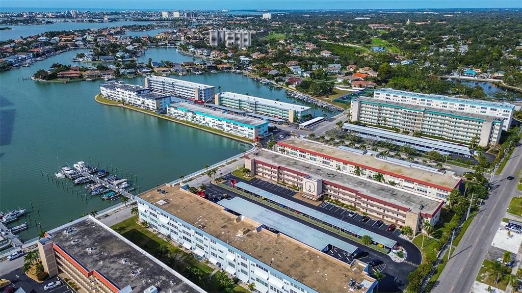 For Sale: $258,000 (2 beds, 2 baths, 1250 Square Feet)