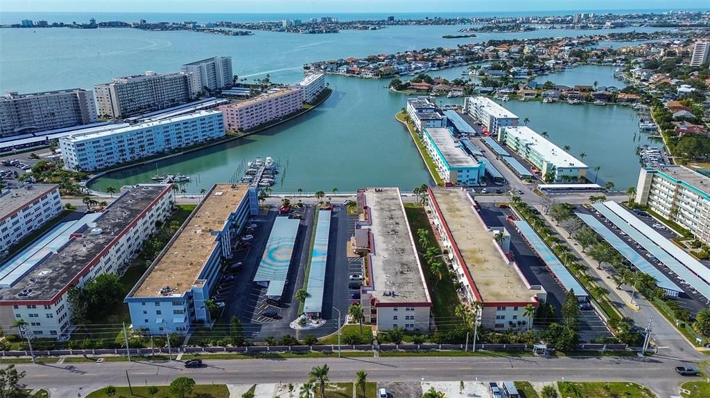 For Sale: $258,000 (2 beds, 2 baths, 1250 Square Feet)