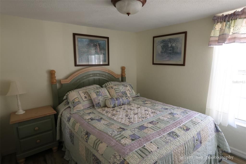 For Sale: $299,000 (2 beds, 1 baths, 994 Square Feet)