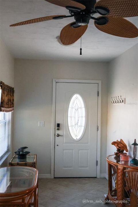 For Sale: $299,000 (2 beds, 1 baths, 994 Square Feet)