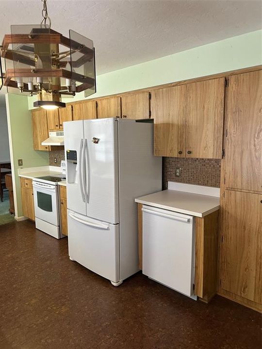 For Sale: $237,500 (2 beds, 2 baths, 1604 Square Feet)