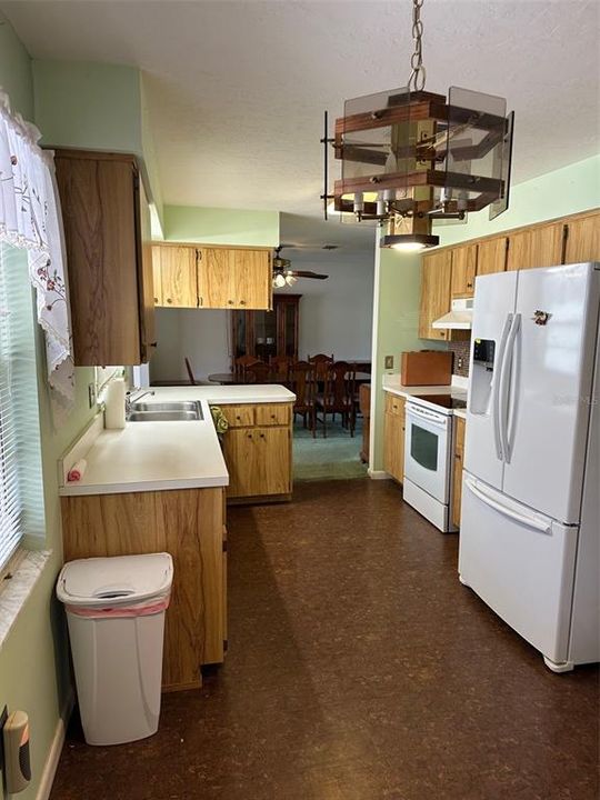 For Sale: $237,500 (2 beds, 2 baths, 1604 Square Feet)