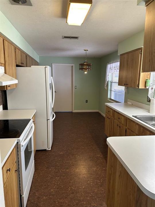 For Sale: $237,500 (2 beds, 2 baths, 1604 Square Feet)