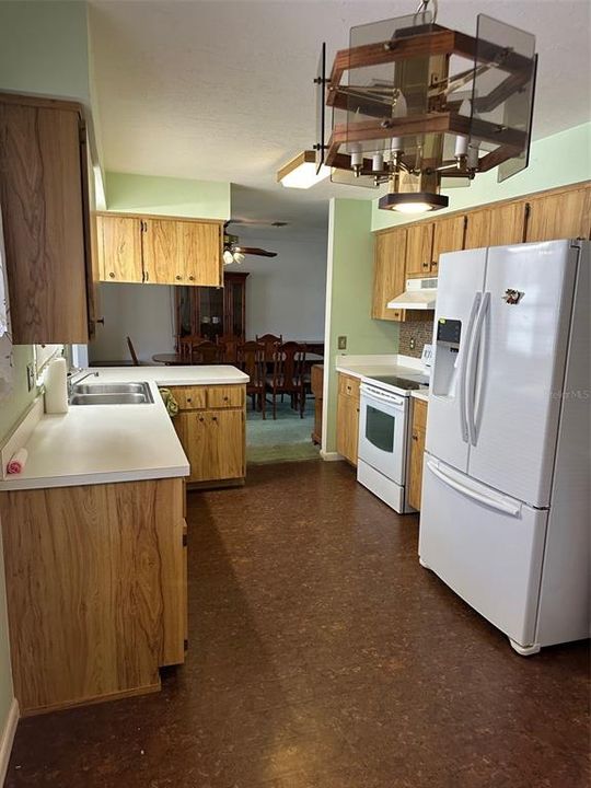 For Sale: $237,500 (2 beds, 2 baths, 1604 Square Feet)