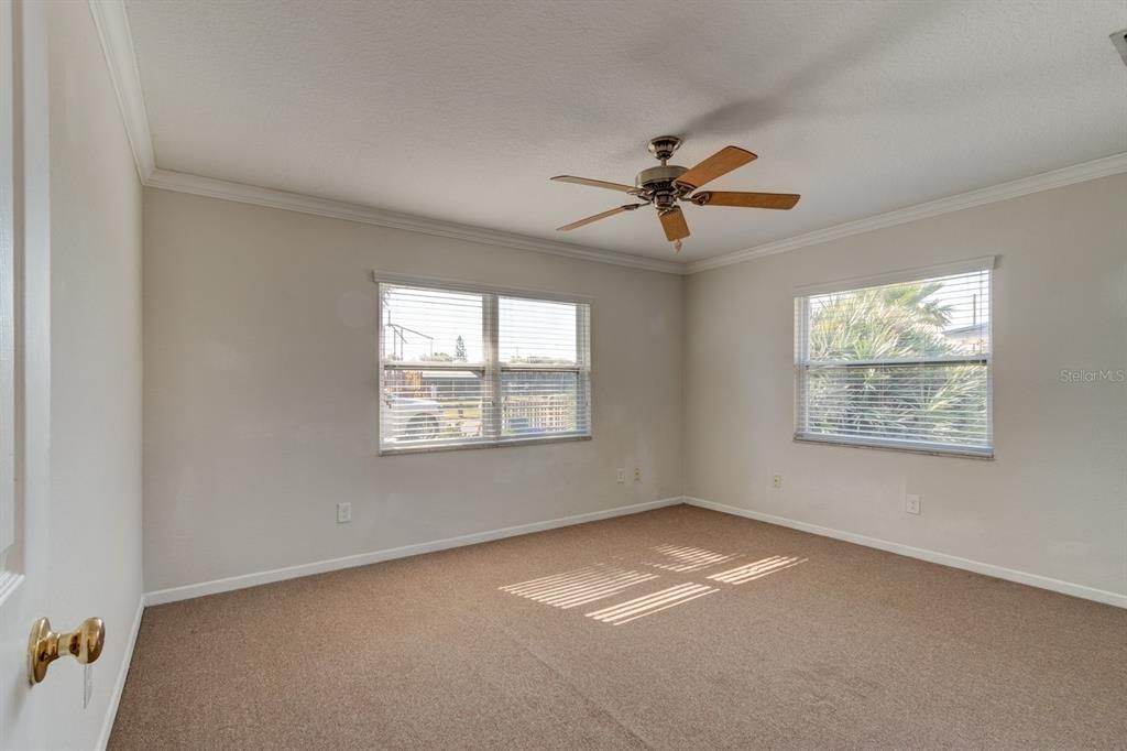 For Rent: $2,100 (4 beds, 2 baths, 1800 Square Feet)