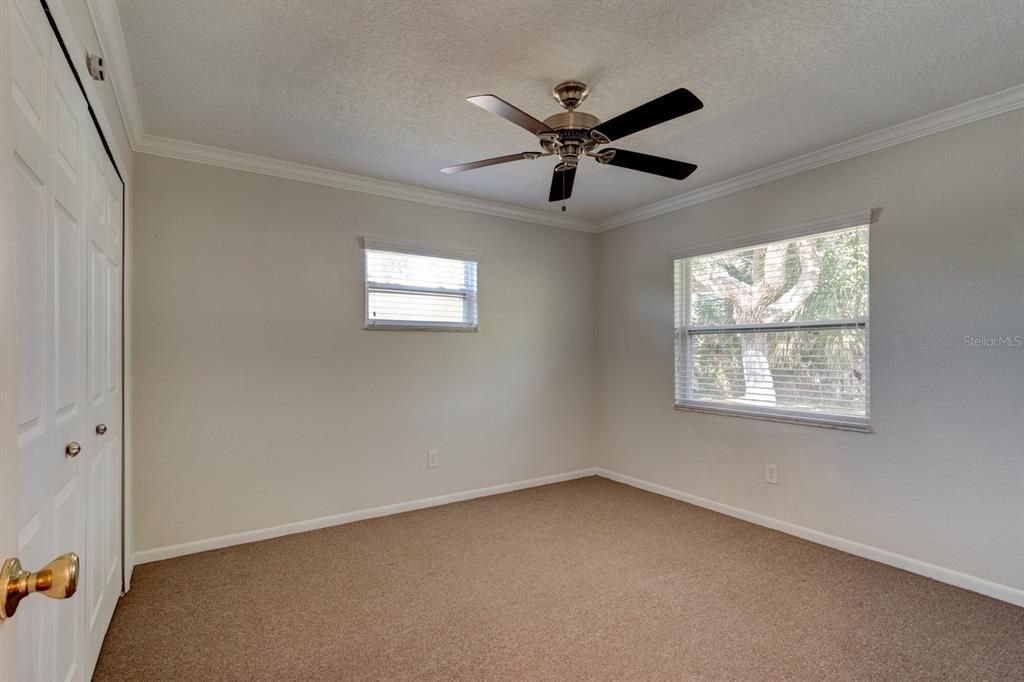 For Rent: $2,100 (4 beds, 2 baths, 1800 Square Feet)