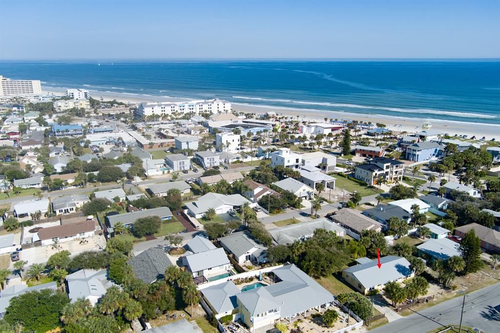 For Rent: $2,100 (4 beds, 2 baths, 1800 Square Feet)