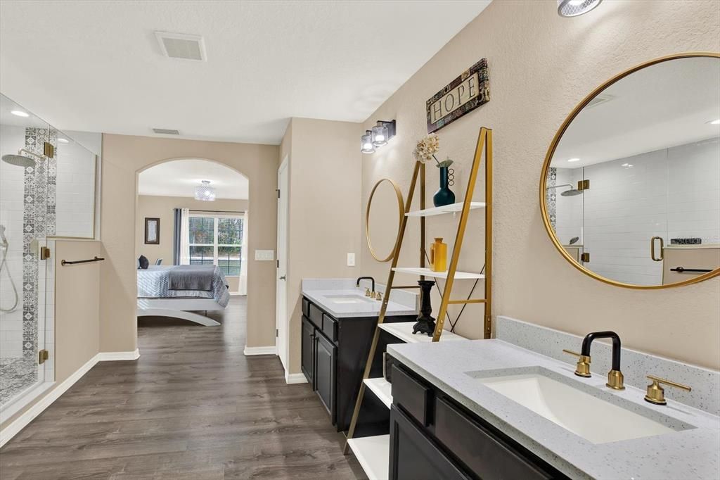 For Sale: $355,000 (3 beds, 2 baths, 1966 Square Feet)