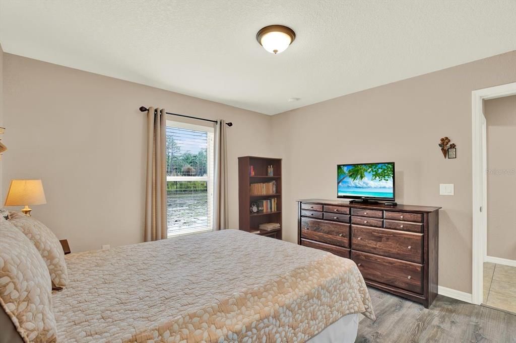 For Sale: $355,000 (3 beds, 2 baths, 1966 Square Feet)