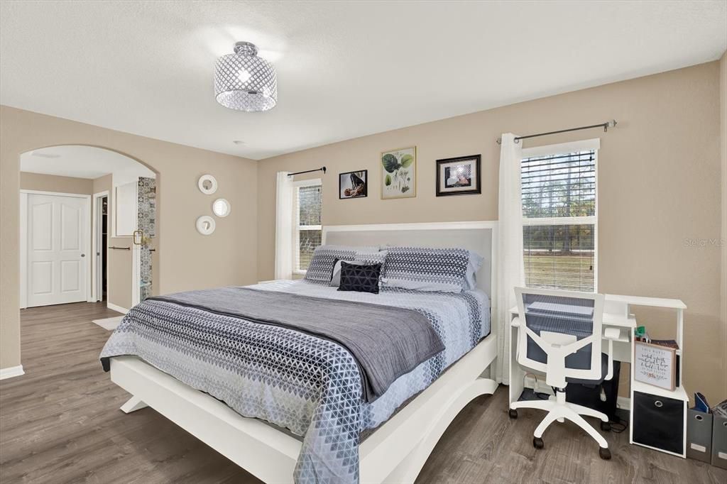 For Sale: $355,000 (3 beds, 2 baths, 1966 Square Feet)