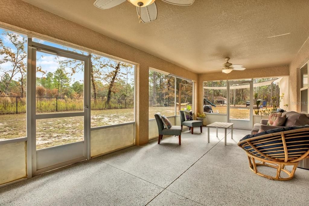 For Sale: $355,000 (3 beds, 2 baths, 1966 Square Feet)