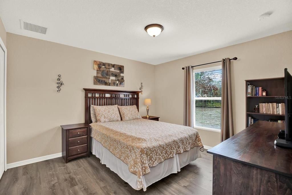 For Sale: $355,000 (3 beds, 2 baths, 1966 Square Feet)