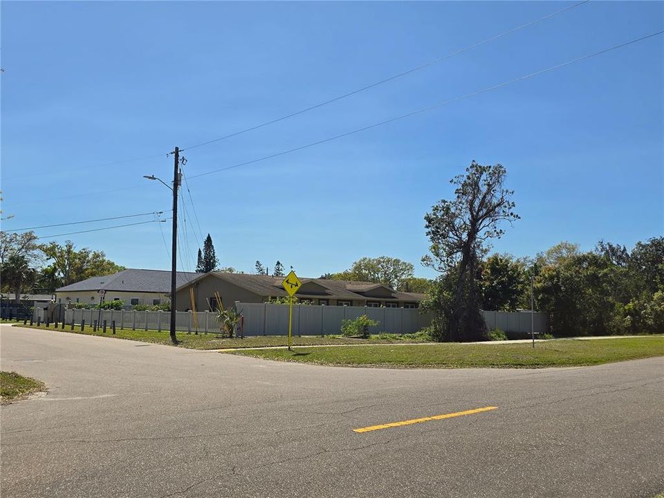 For Sale: $650,000 (5 beds, 3 baths, 2053 Square Feet)