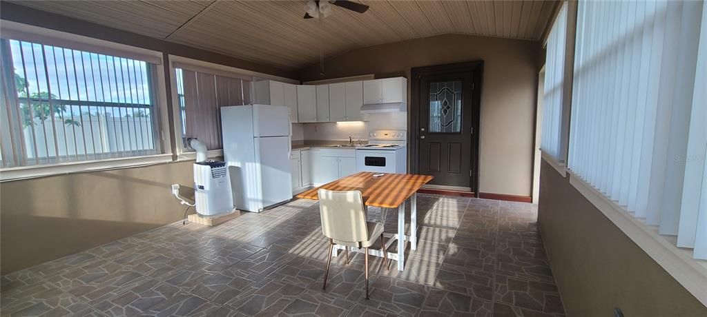 For Sale: $650,000 (5 beds, 3 baths, 2053 Square Feet)