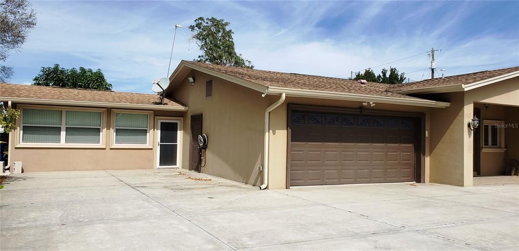 For Sale: $650,000 (5 beds, 3 baths, 2053 Square Feet)