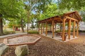 For Sale: $429,000 (4 beds, 2 baths, 1930 Square Feet)