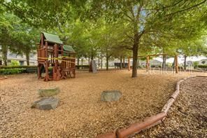 For Sale: $429,000 (4 beds, 2 baths, 1930 Square Feet)