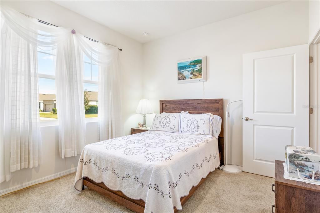 待售: $345,900 (4 贝兹, 2 浴室, 2039 平方英尺)