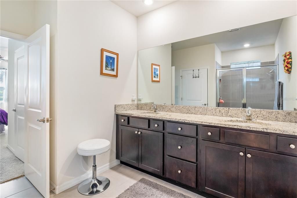 待售: $345,900 (4 贝兹, 2 浴室, 2039 平方英尺)