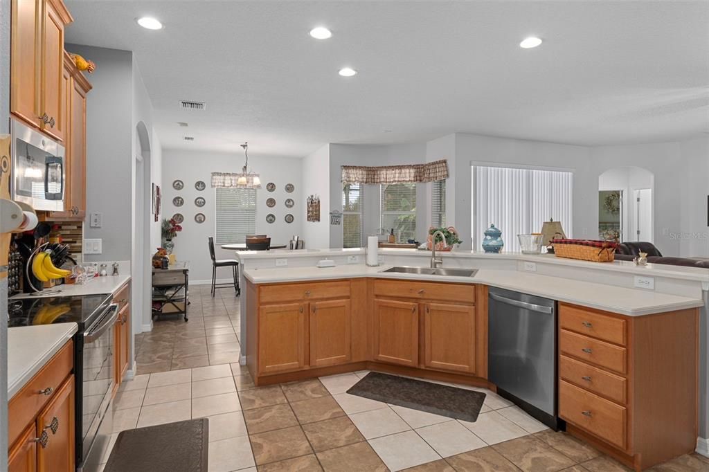 For Sale: $459,000 (4 beds, 3 baths, 2384 Square Feet)