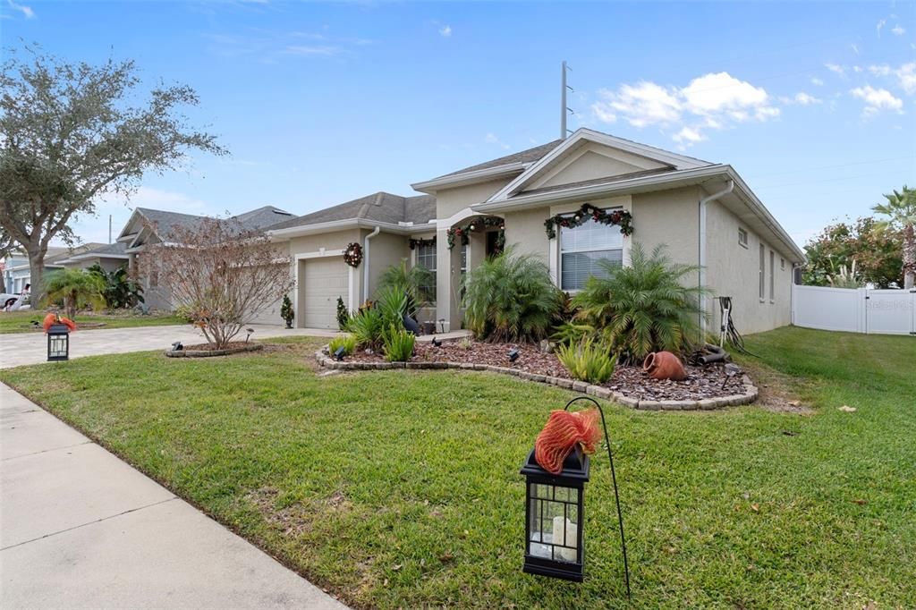 For Sale: $459,000 (4 beds, 3 baths, 2384 Square Feet)