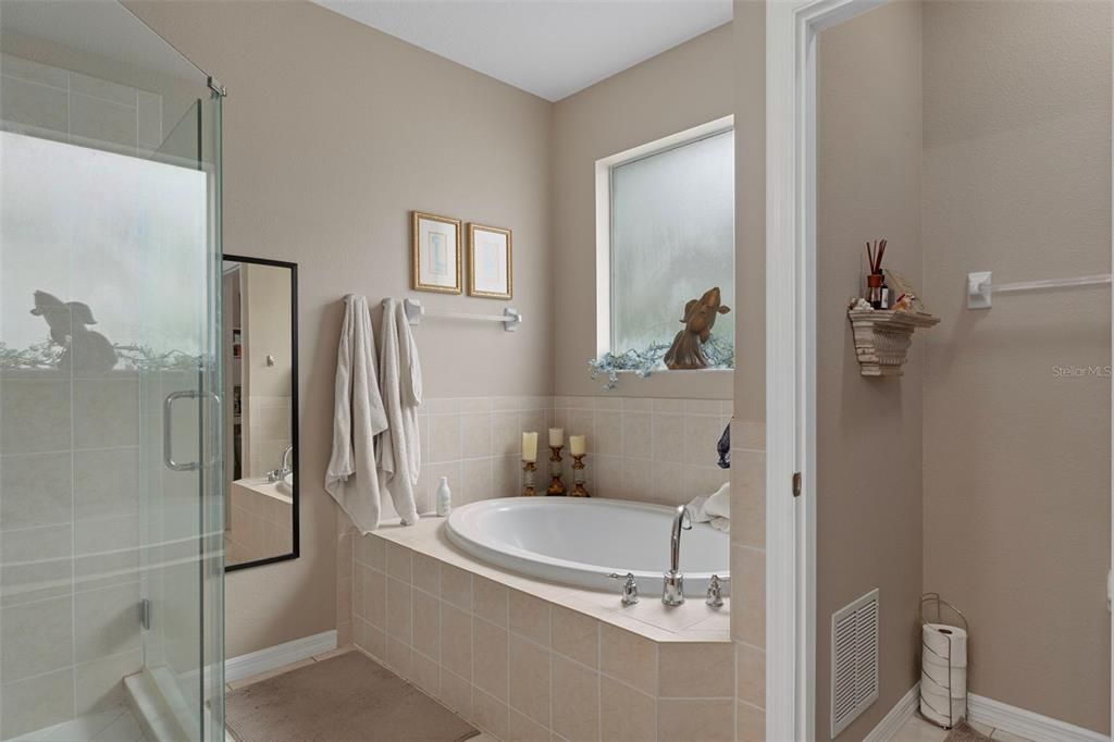 For Sale: $459,000 (4 beds, 3 baths, 2384 Square Feet)