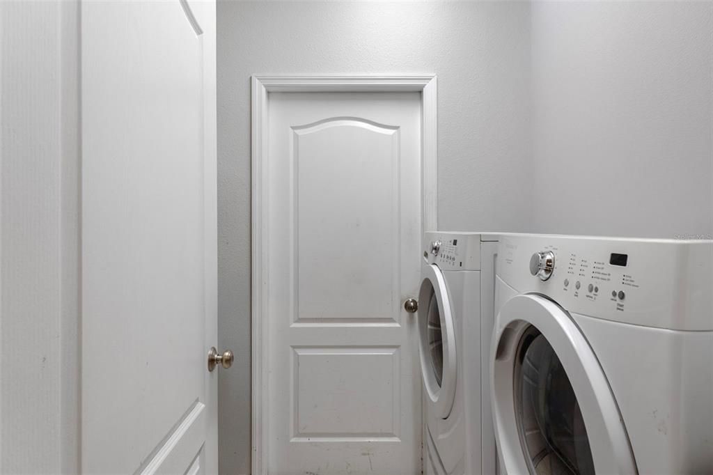 For Sale: $459,000 (4 beds, 3 baths, 2384 Square Feet)