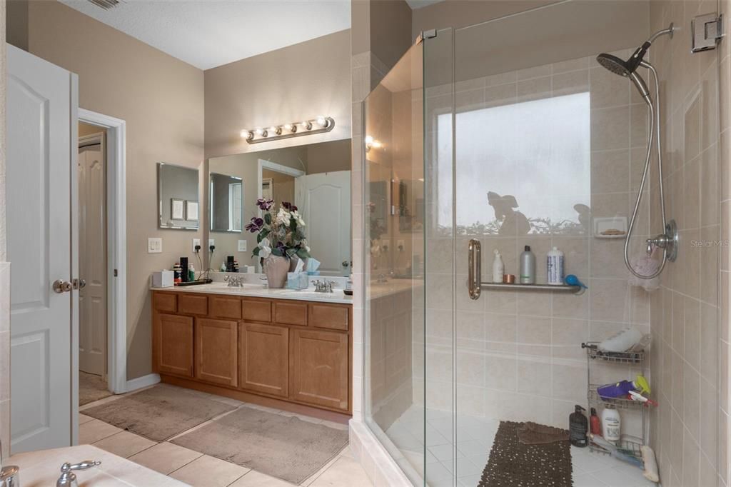 For Sale: $459,000 (4 beds, 3 baths, 2384 Square Feet)