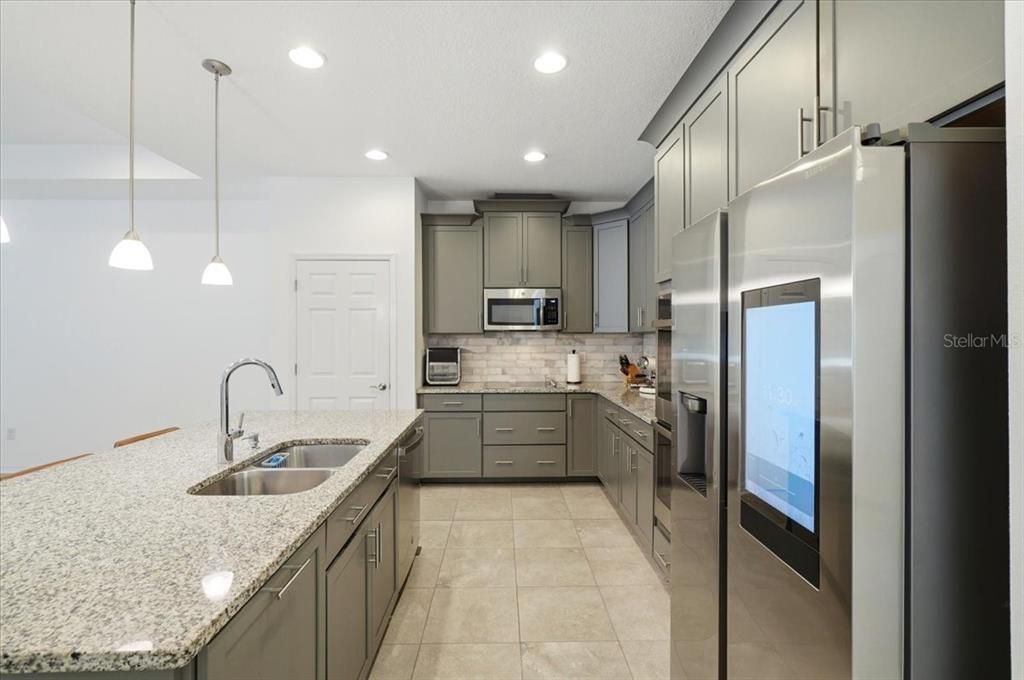 For Rent: $2,500 (3 beds, 2 baths, 1772 Square Feet)