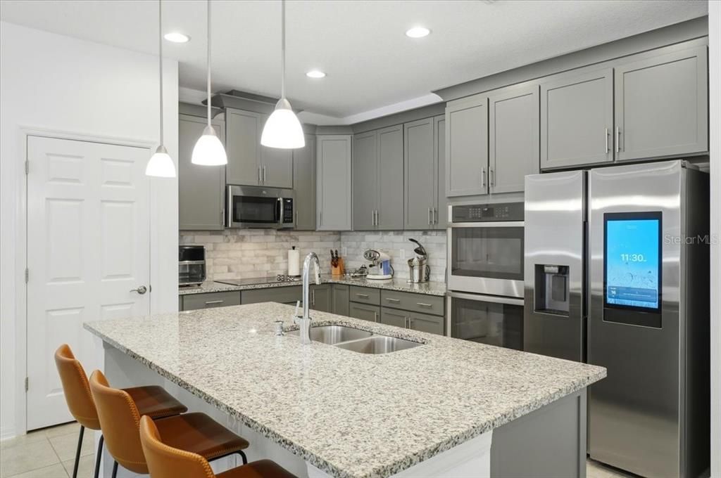 For Rent: $2,500 (3 beds, 2 baths, 1772 Square Feet)