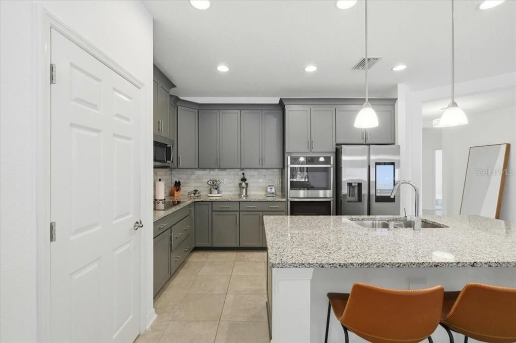 For Rent: $2,500 (3 beds, 2 baths, 1772 Square Feet)