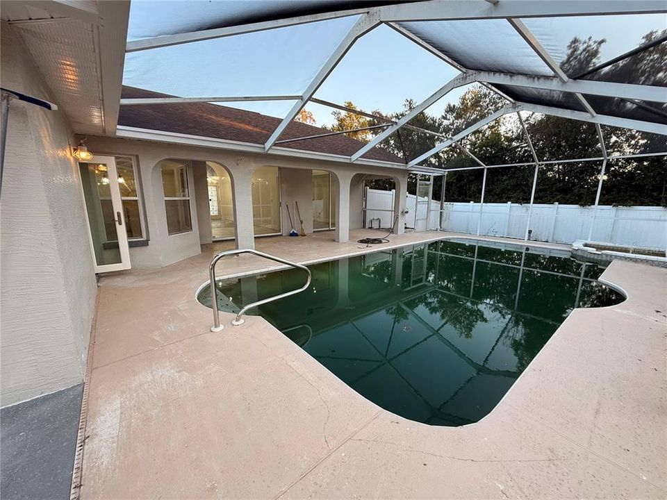 For Sale: $429,900 (3 beds, 2 baths, 1737 Square Feet)