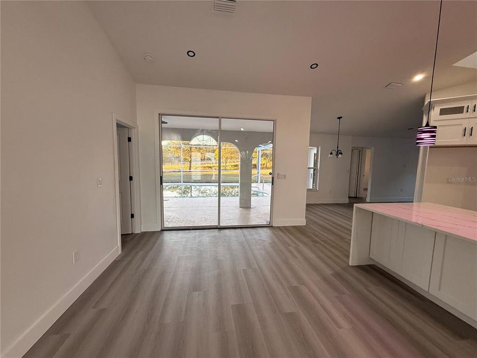 For Sale: $429,900 (3 beds, 2 baths, 1737 Square Feet)