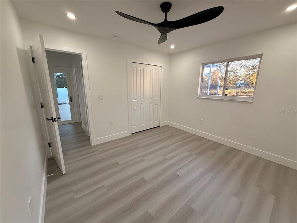 For Sale: $429,900 (3 beds, 2 baths, 1737 Square Feet)