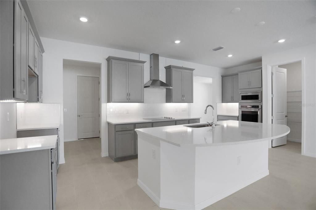 待售: $657,990 (4 贝兹, 4 浴室, 3278 平方英尺)