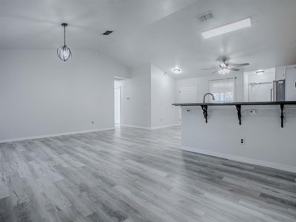 For Sale: $365,000 (3 beds, 2 baths, 1310 Square Feet)