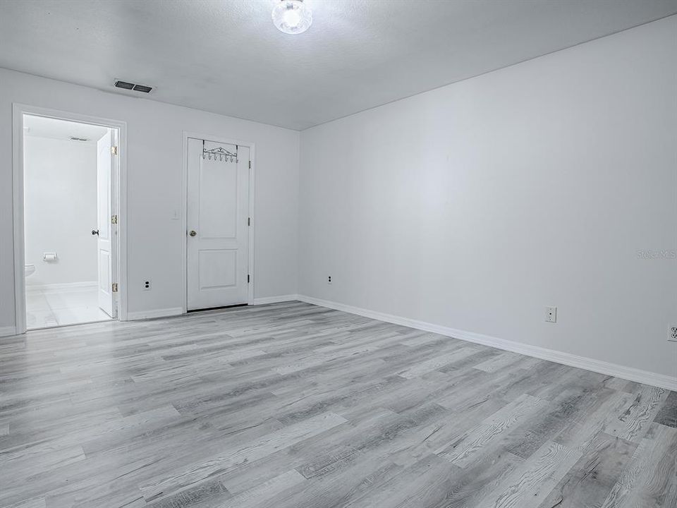 For Sale: $365,000 (3 beds, 2 baths, 1310 Square Feet)