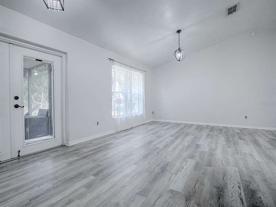 For Sale: $365,000 (3 beds, 2 baths, 1310 Square Feet)