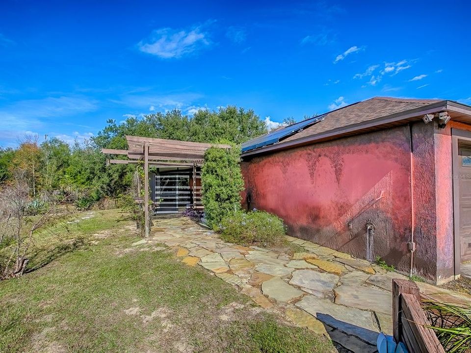 For Sale: $365,000 (3 beds, 2 baths, 1310 Square Feet)