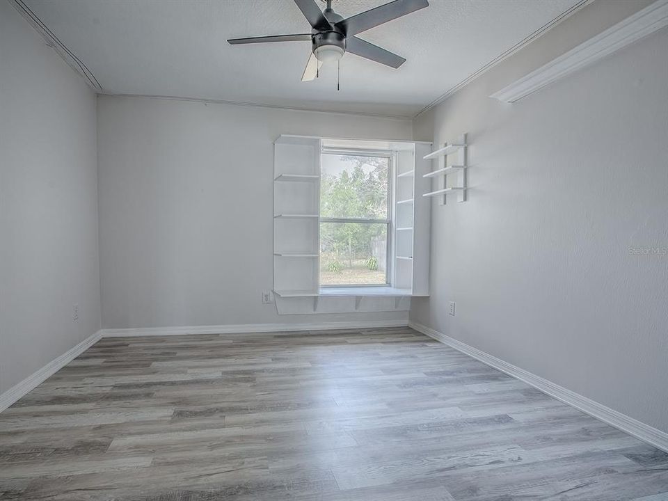 For Sale: $365,000 (3 beds, 2 baths, 1310 Square Feet)