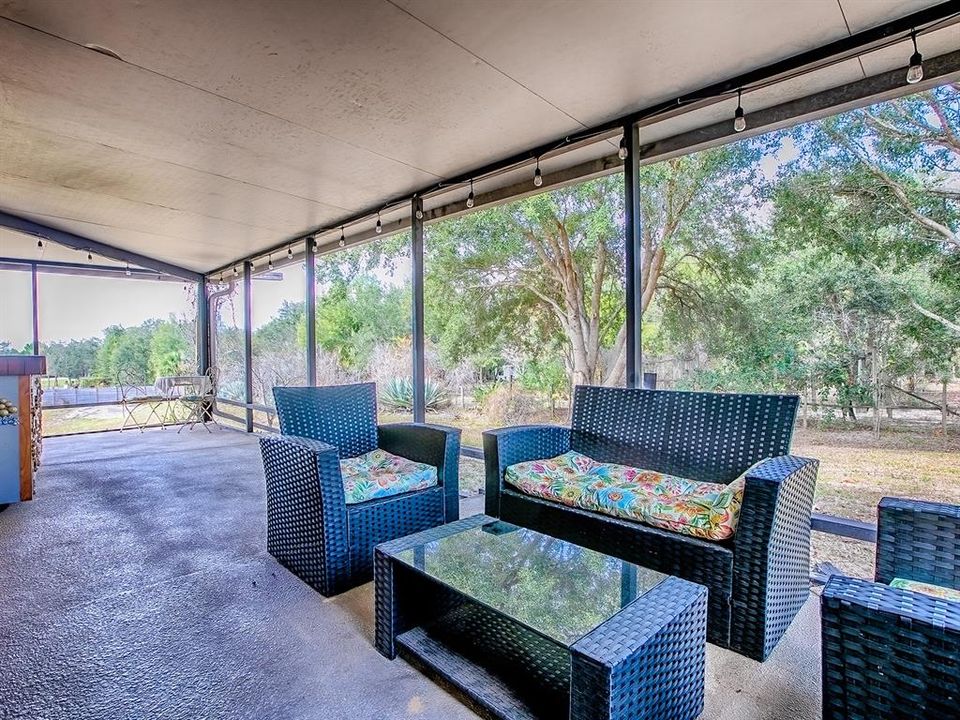 For Sale: $365,000 (3 beds, 2 baths, 1310 Square Feet)