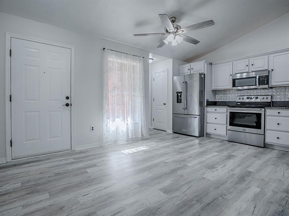 For Sale: $365,000 (3 beds, 2 baths, 1310 Square Feet)