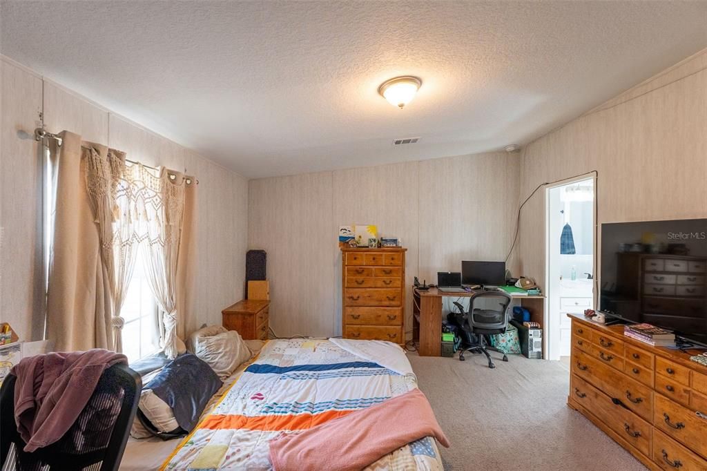 For Sale: $315,000 (3 beds, 3 baths, 1728 Square Feet)