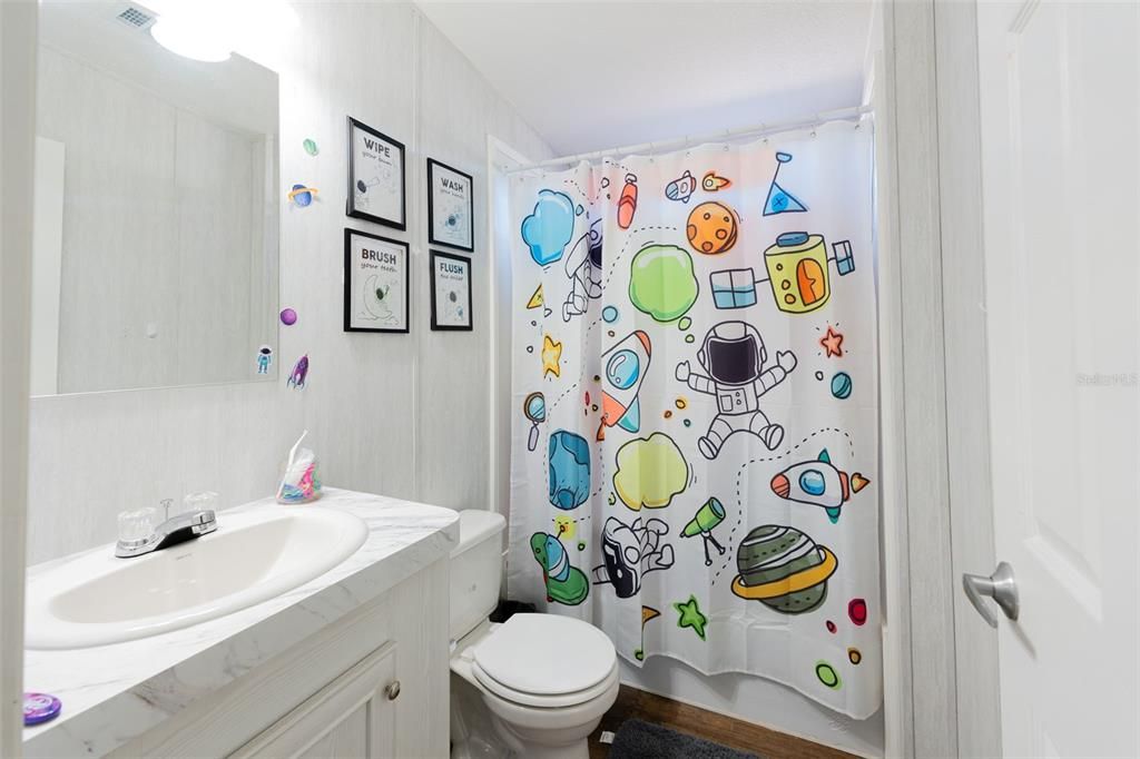 For Sale: $315,000 (3 beds, 3 baths, 1728 Square Feet)