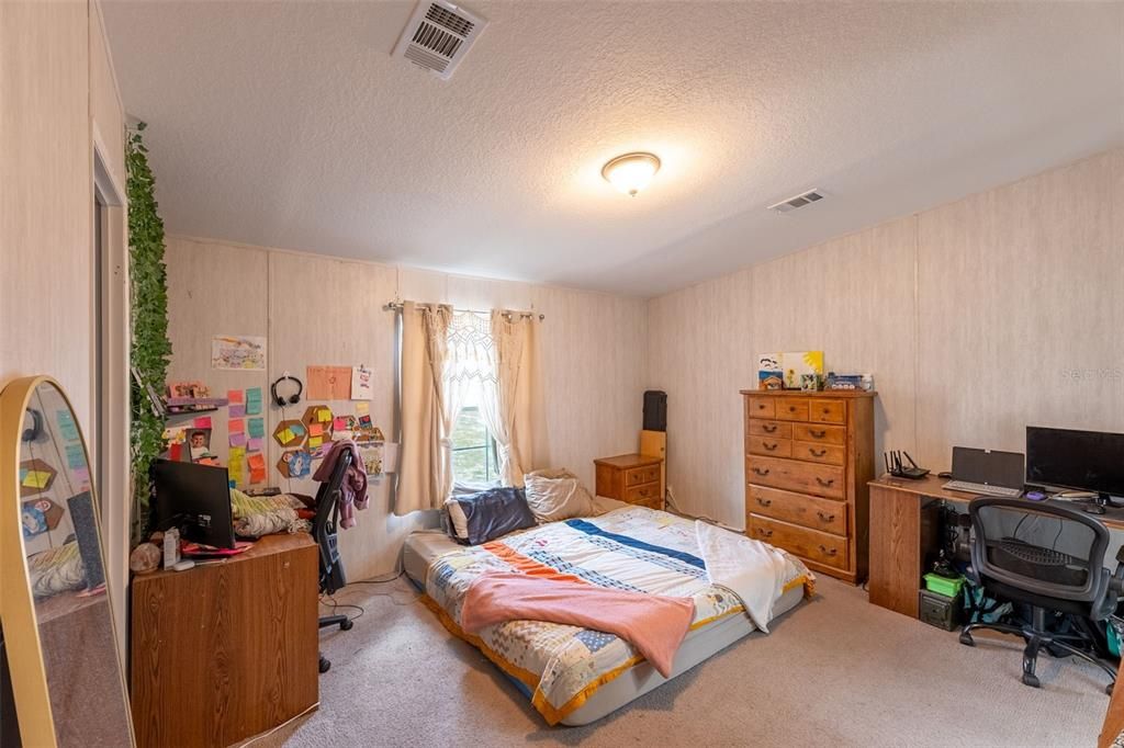 For Sale: $315,000 (3 beds, 3 baths, 1728 Square Feet)