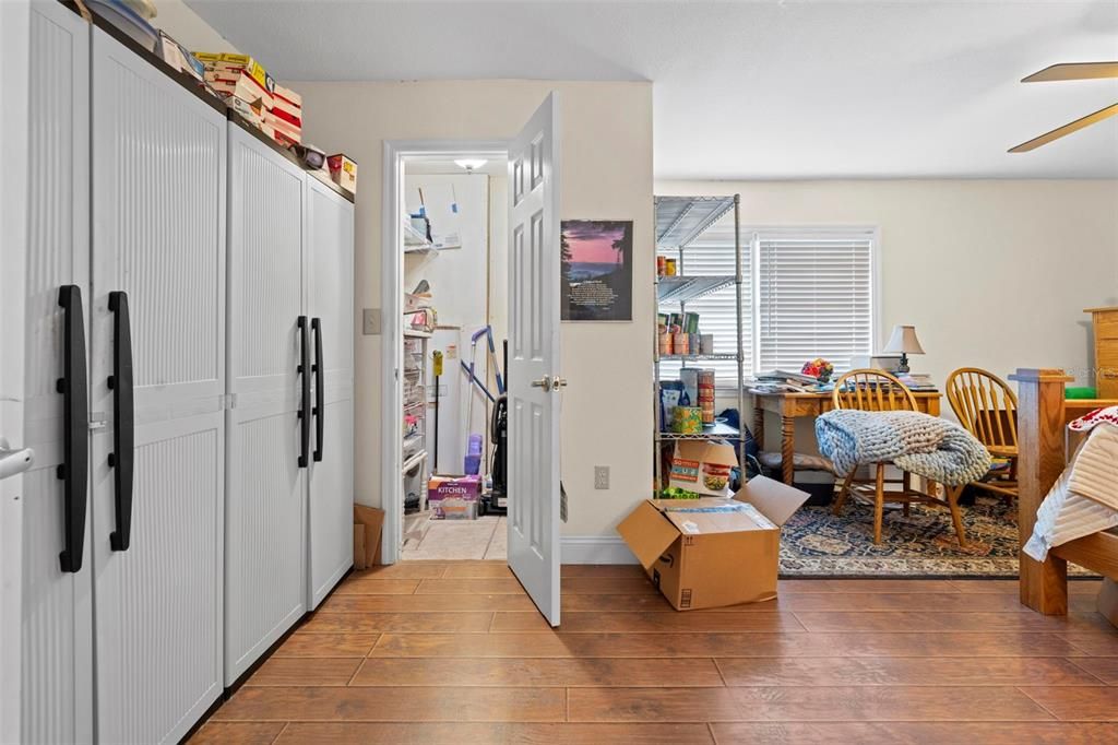 На продажу: $1,150,000 (3 спален, 2 ванн, 3818 Квадратных фут)