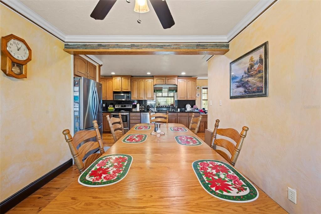 На продажу: $1,150,000 (3 спален, 2 ванн, 3818 Квадратных фут)