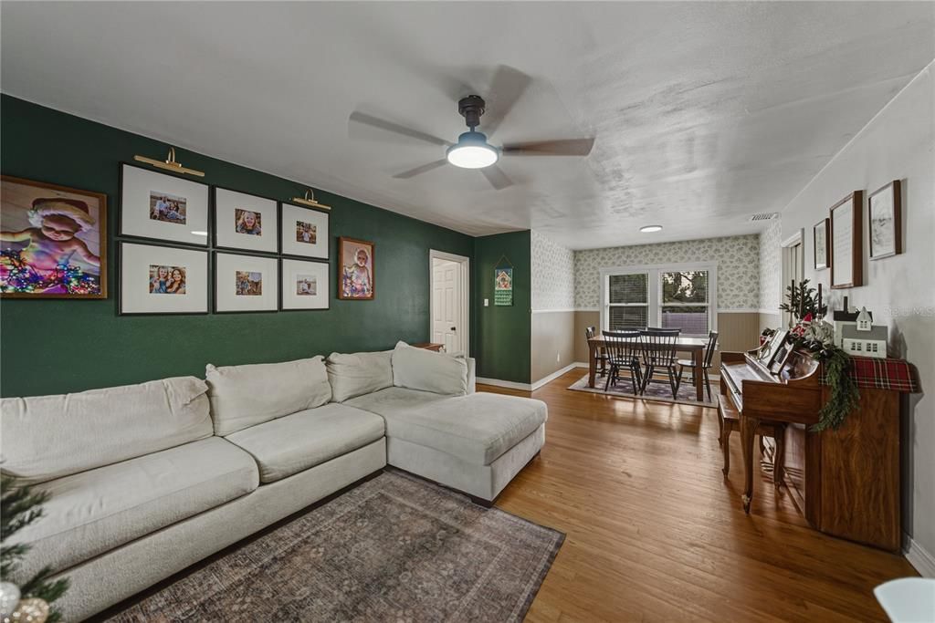 En Venta: $334,900 (3 camas, 2 baños, 1311 Pies cuadrados)