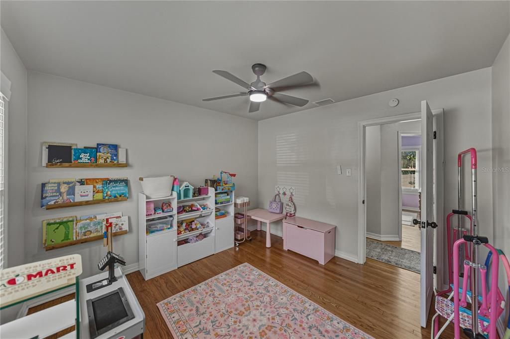 En Venta: $334,900 (3 camas, 2 baños, 1311 Pies cuadrados)