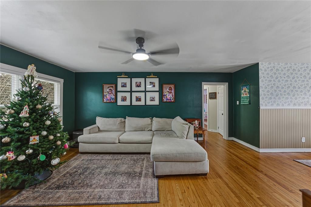 En Venta: $334,900 (3 camas, 2 baños, 1311 Pies cuadrados)